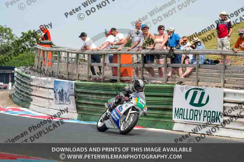 Vintage motorcycle club;eventdigitalimages;mallory park;mallory park trackday photographs;no limits trackdays;peter wileman photography;trackday digital images;trackday photos;vmcc festival 1000 bikes photographs